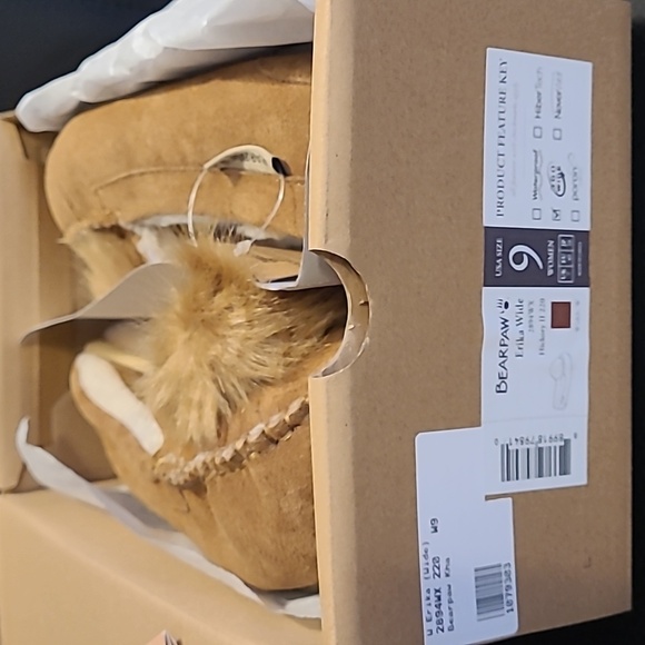 BearPaw 'Erika' Wide Suede Moccasin - Picture 4 of 7